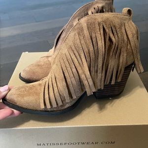 Coconuts by Matisse Fringe Bootie 6.5
